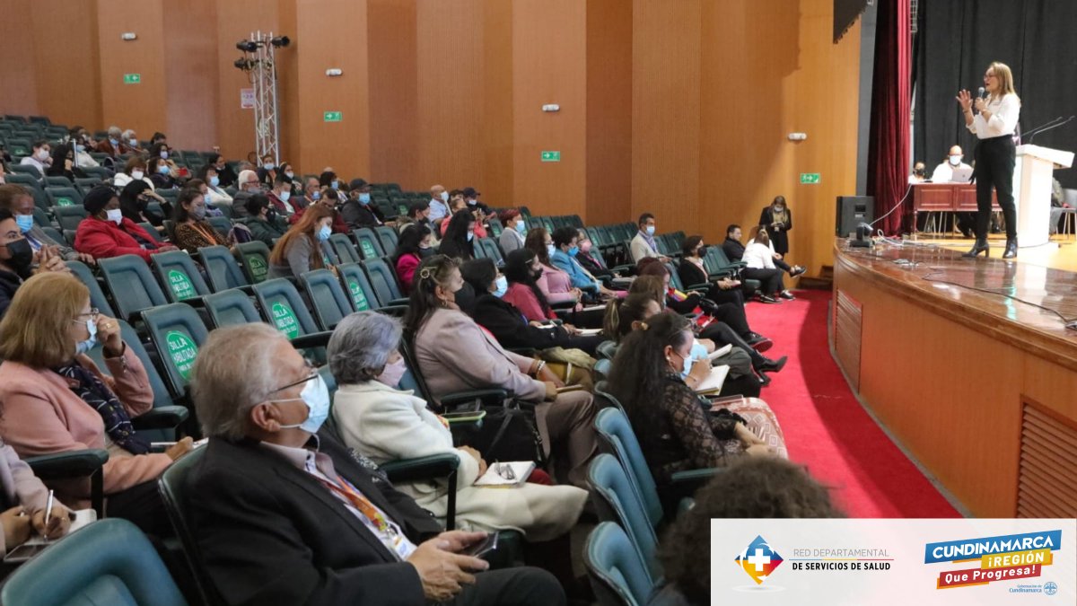 SecSaludCundi's tweet photo. #TBT del 1° Encuentro Departamental de Líderes Comunitarios en Salud de #Cundinamarca, a través del cual la Oficina #OPACS reconoció la labor de control social que realizan las Asociaciones de Usuarios de los hospitales y las nuevas Juntas Asesoras Comunitarias (JACOM) https://t.co/hj9OUWCKr6