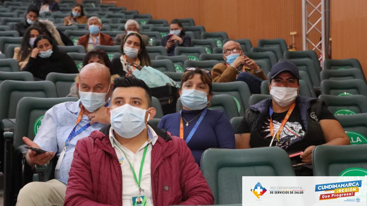 SecSaludCundi's tweet photo. #TBT del 1° Encuentro Departamental de Líderes Comunitarios en Salud de #Cundinamarca, a través del cual la Oficina #OPACS reconoció la labor de control social que realizan las Asociaciones de Usuarios de los hospitales y las nuevas Juntas Asesoras Comunitarias (JACOM) https://t.co/hj9OUWCKr6