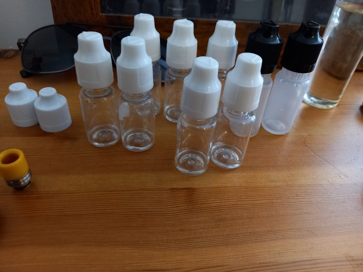 Vaping40watts's tweet photo. Just ordered some new and old flavours.
Raspberry, pineapple
New, Guava, passion fruit, rainbow sherbet, Berry mix from @prime_vapour so got my 10ml bottles ready to make some samples up gonna see if I can re create the @Rioteliquid pineapple passion fruit and guava #diyeliquid https://t.co/Yu6Ay4hSGY