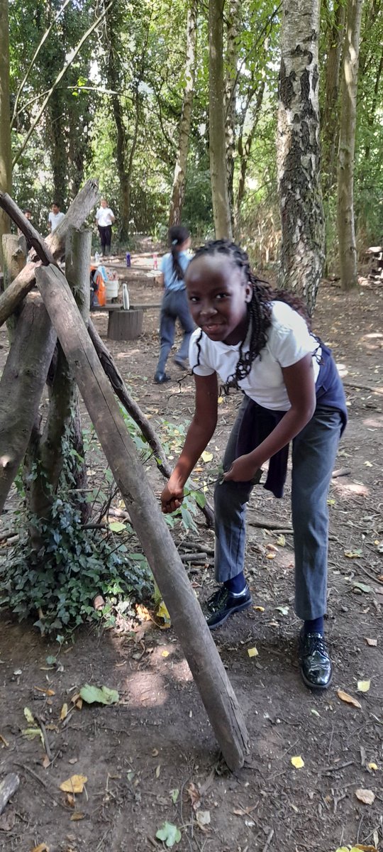 We had a fantastic day with <a href="/TemplarsPrimary/">Templars Primary Sch</a>. Children built shelters, hunted for mini beasts and had a go at pond dipping. We welcomed children to our school for a picnic in our Peace Garden, learning languages and  friendship bracelet making. <a href="/SchsofSanctuary/">Schools of Sanctuary 🧡</a> <a href="/ASPnetUNESCOUK/">UNESCO ASPnet UK</a>