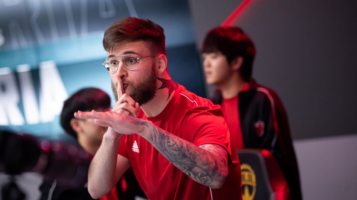 lotusangemon's tweet photo. @rangerlol1 o melhor do mundo tá de volta, caralho! 
"Independente dos que as pessoas pensam, eu vou amassar ele de novo"
R-E-C-E-B-A https://t.co/LOwhnfC071