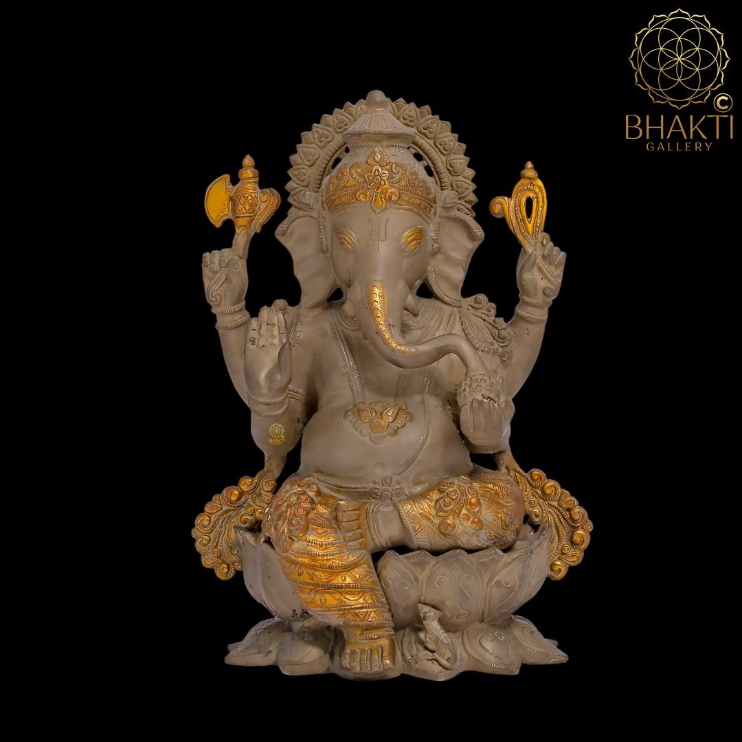 BhaktiGallery's tweet photo. Brass Ganesha Statue, 12 Inch Big Antique Look Lord Ganesh Figurine, Ganapati Idol, Big Ganapathi Idol, Lord Vinayaka Murty for Home Decor. #brassganeshamurthi #biglargeganesh #homeentrancedecor #lordganpatistatue #templemandirmoorti #antiqueganeshmurti https://t.co/NIbA2KLlia https://t.co/tWRAVpSEPS