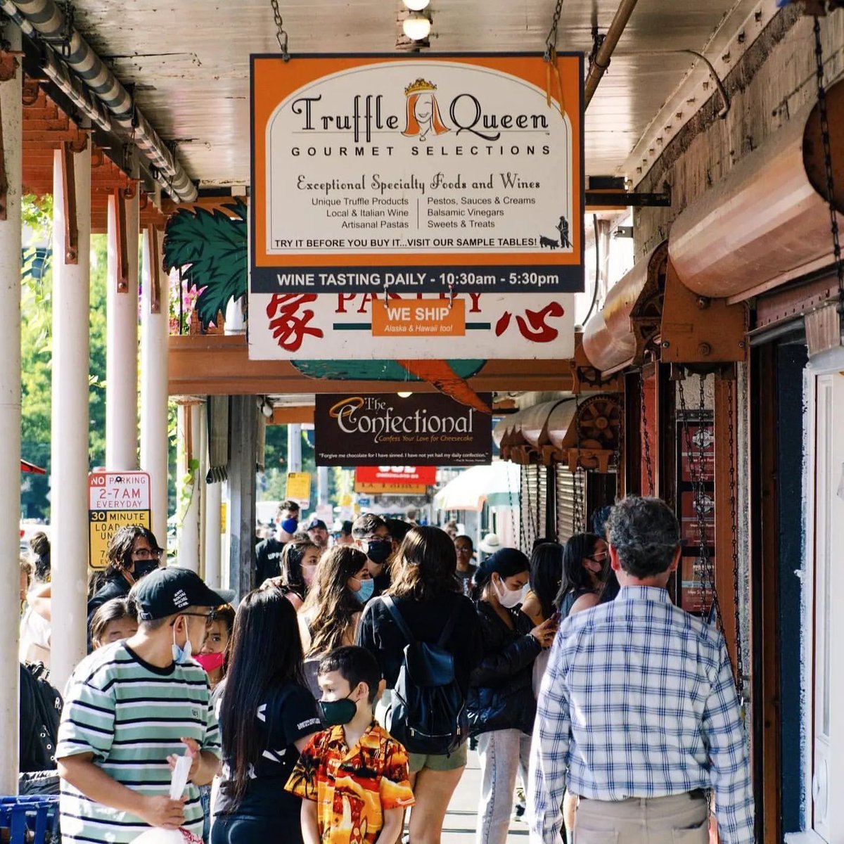 Did you know Pike Place Market now has local delivery? Get fruits & veggies, fresh baked goods & Market staples like Truffle Queen and @Confectional delivered directly to your door. Learn more: PikePlaceMarket.org/LocalDelivery #PikePlaceMarket #MakeItAMarketDay