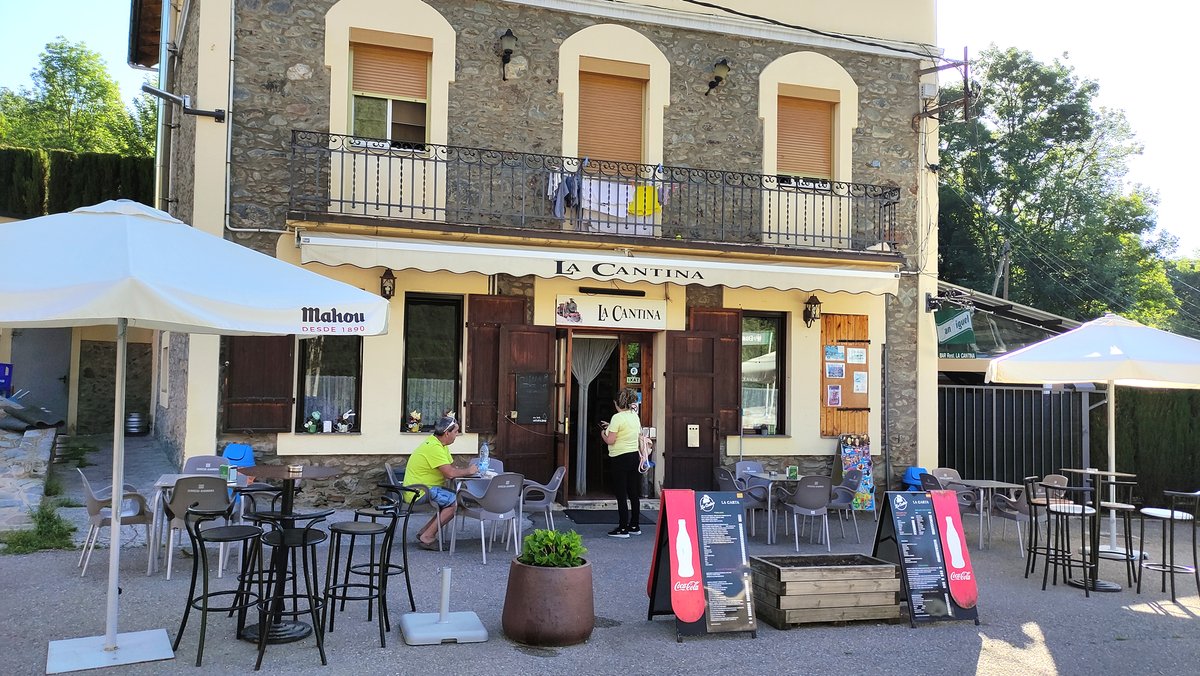 decuina's tweet photo. Avui a La Fonda de @pepnogue a @CatalunyaRadio he recomanat un restaurant de muntanya que em te el cor robat: La Cantina (Planoles, el Ripollés)
Audio a partir del min 4:25 seg.
https://t.co/bCUNAP73Us

Estofat de cèrvol, lletons encebats, tripa amb capipota... #estoesamort https://t.co/pUdSfnKmLE
