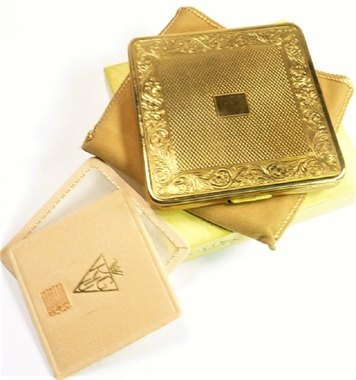 Vintagecompacts's tweet photo. https://t.co/eU5VX2uO8H
#kigu #kigucompacts #vintagecompacts #compactmirrors #vintage #vintagestyle #vintageshop #Accessories #giftsforher @Vintagecompacts https://t.co/YrNJGhsSYZ