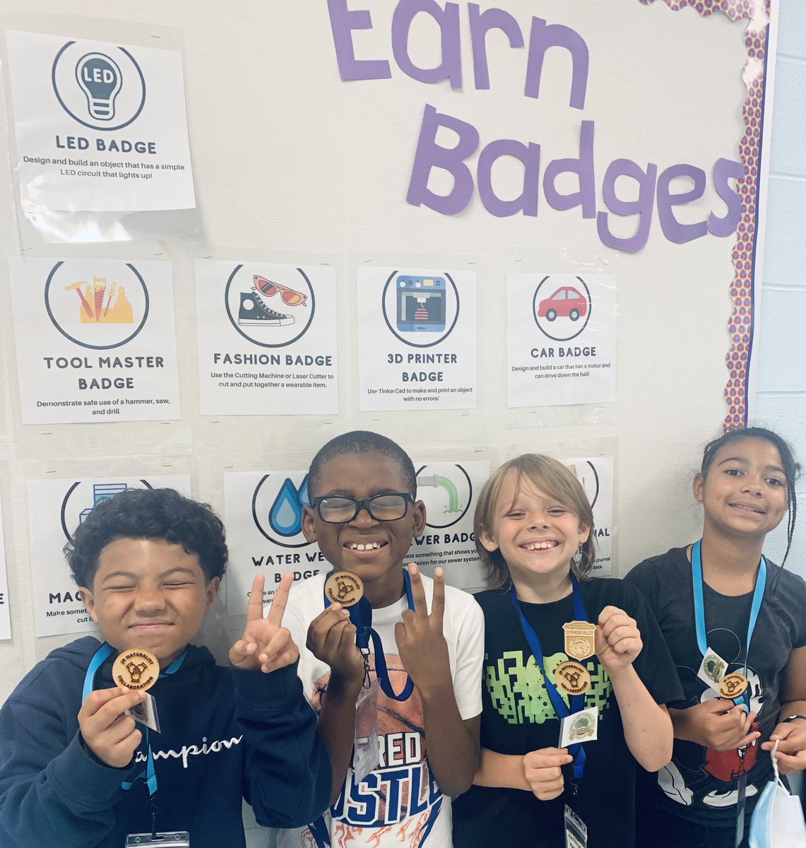 The “Blue Naturalists” earned their COLLABORATION badges today! They worked to design a team logo on @canva to print on matching headbands😍 @CLEMetroSchools @HalleInquiry @msseigler @stasuj #profileofagraduate