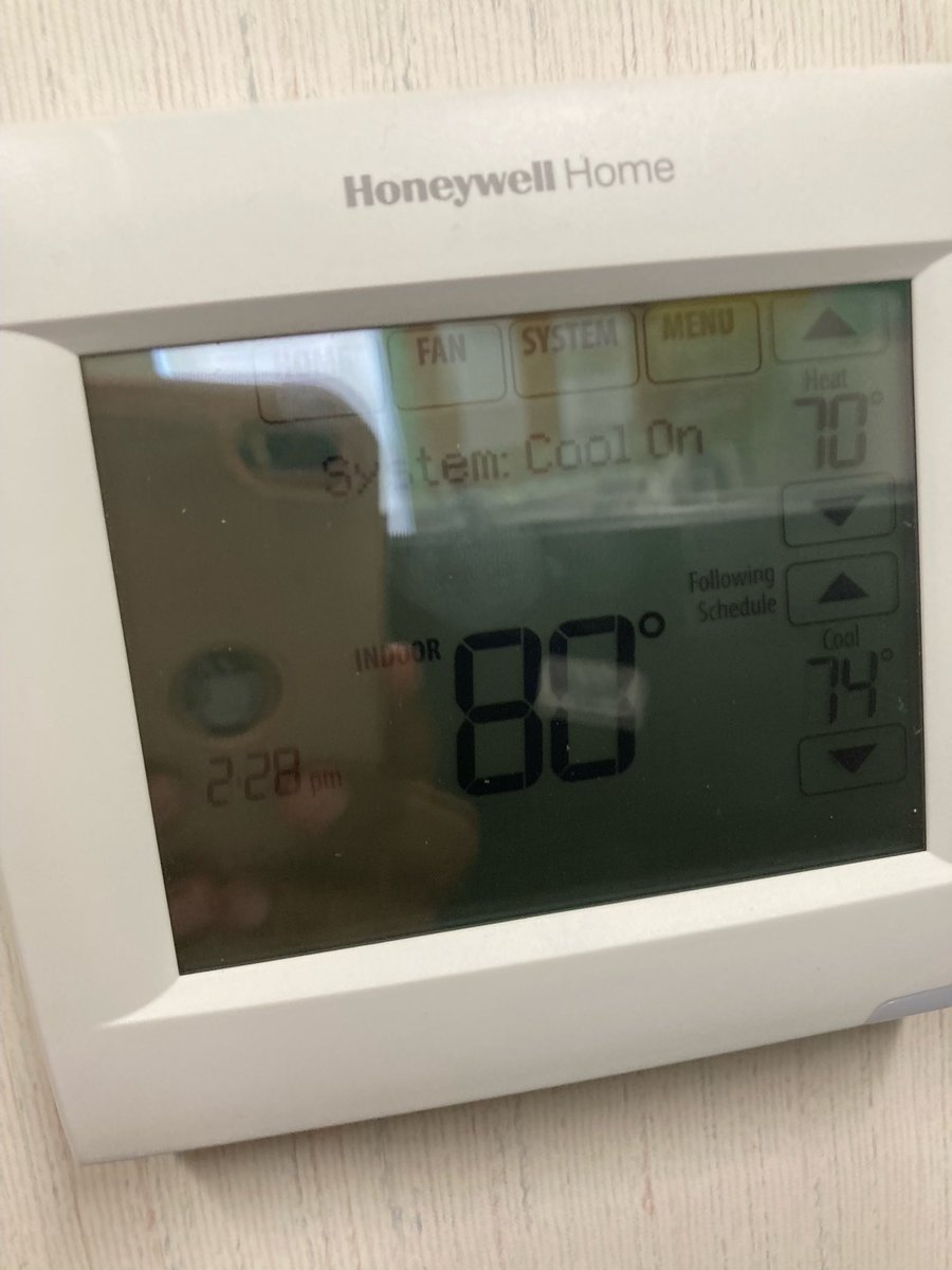 margofordcrosby's tweet photo. Listen…. I’m working, drinking my water, and eating my fruit… Im like whew…. It is getting hot in here 🥵 #steadyworking *This was my sign to go work from home! ✅💯🎯🚨 Made it home for my 3pm meeting. Y’all be safe in these work environments. #MobileUnitLife #SubmitWorkorder https://t.co/GLyU8PNNch