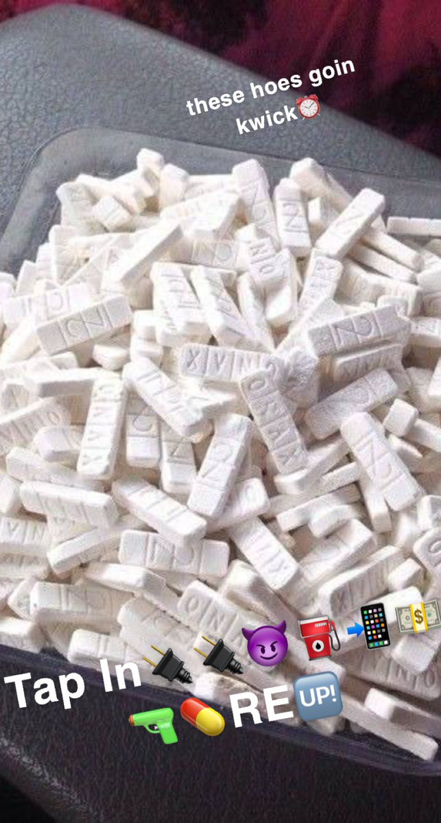 386xi's tweet photo. my gf saved a whole bunch of fake xan screenshots last night to trolll me 😂 https://t.co/x1f2s4lMhD