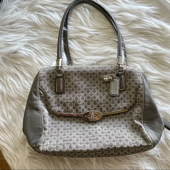 CBAlleman's tweet photo. So good I had to share! Check out all the items I'm loving on @Poshmarkapp #poshmark #fashion #style #shopmycloset #patagonia #coach #nautica: https://t.co/QlkJuHt31t https://t.co/QBG7ZmnJCP