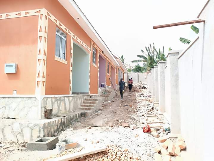 sure_uganda's tweet photo. Rentals for sale in #Namugongo -Sonde
#5double rooms for sale asking price #200millions ugx negotiable all making @1.8m monthly income Sited on #13decimals with ready title on table WHAT'S APP ME ON (+256705043548) OR CALL ME ON (+256788385406) https://t.co/MVtHGI2hjC
