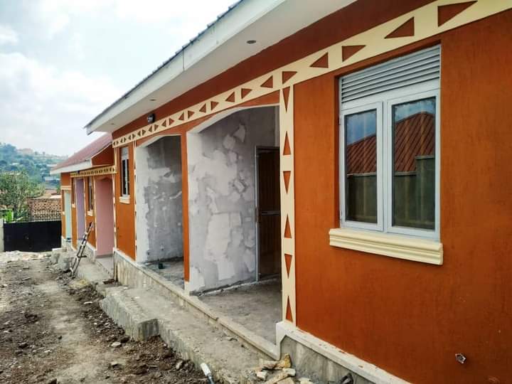 sure_uganda's tweet photo. Rentals for sale in #Namugongo -Sonde
#5double rooms for sale asking price #200millions ugx negotiable all making @1.8m monthly income Sited on #13decimals with ready title on table WHAT'S APP ME ON (+256705043548) OR CALL ME ON (+256788385406) https://t.co/MVtHGI2hjC