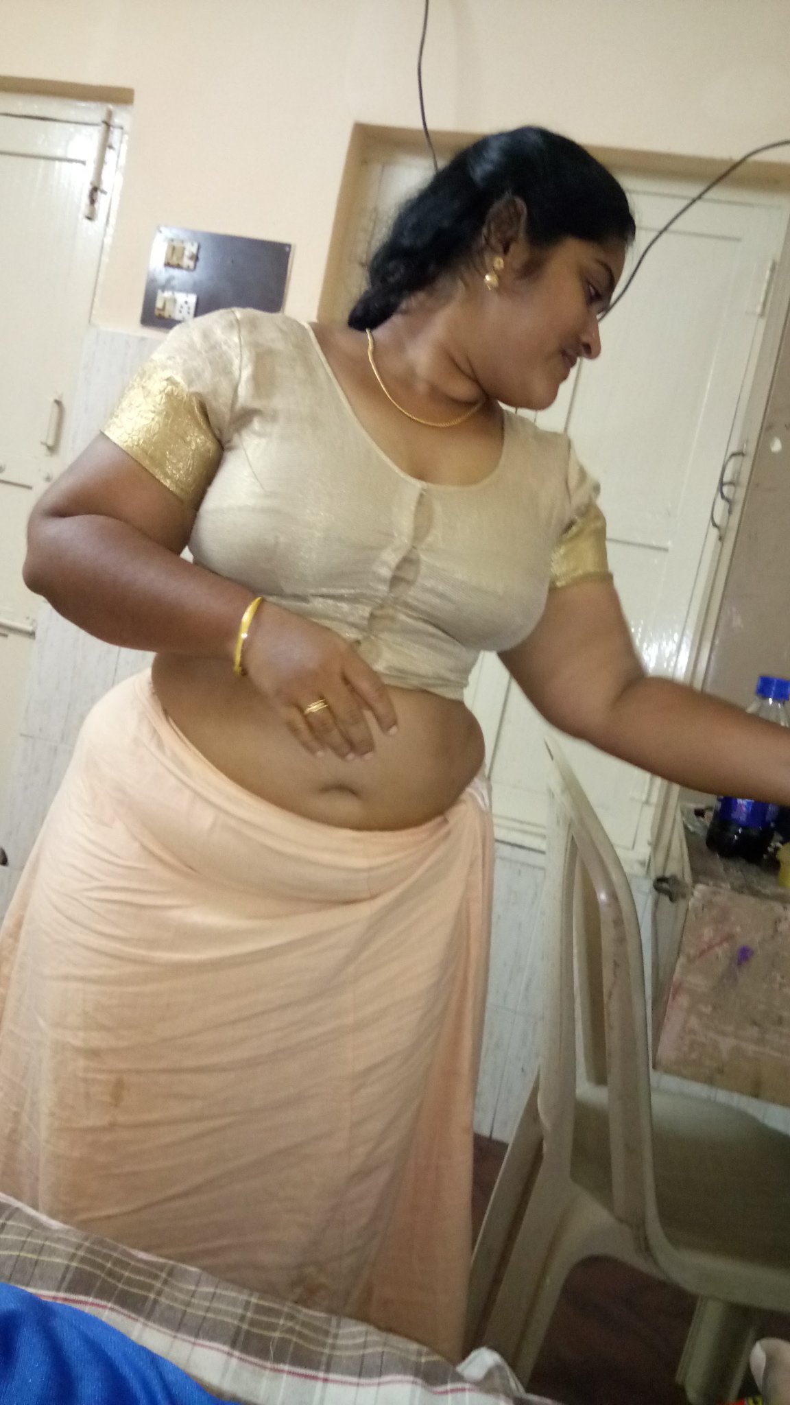 ksevenan on X: real life aunty hot thoppul show t.co7u7WITzbJg   X