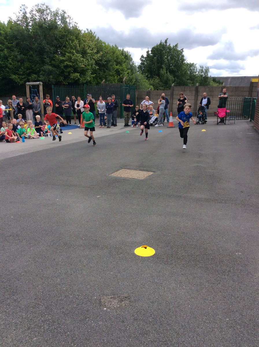 MabsCrossYear3H's tweet photo. Fun at sports day. https://t.co/wf9thNtxKG