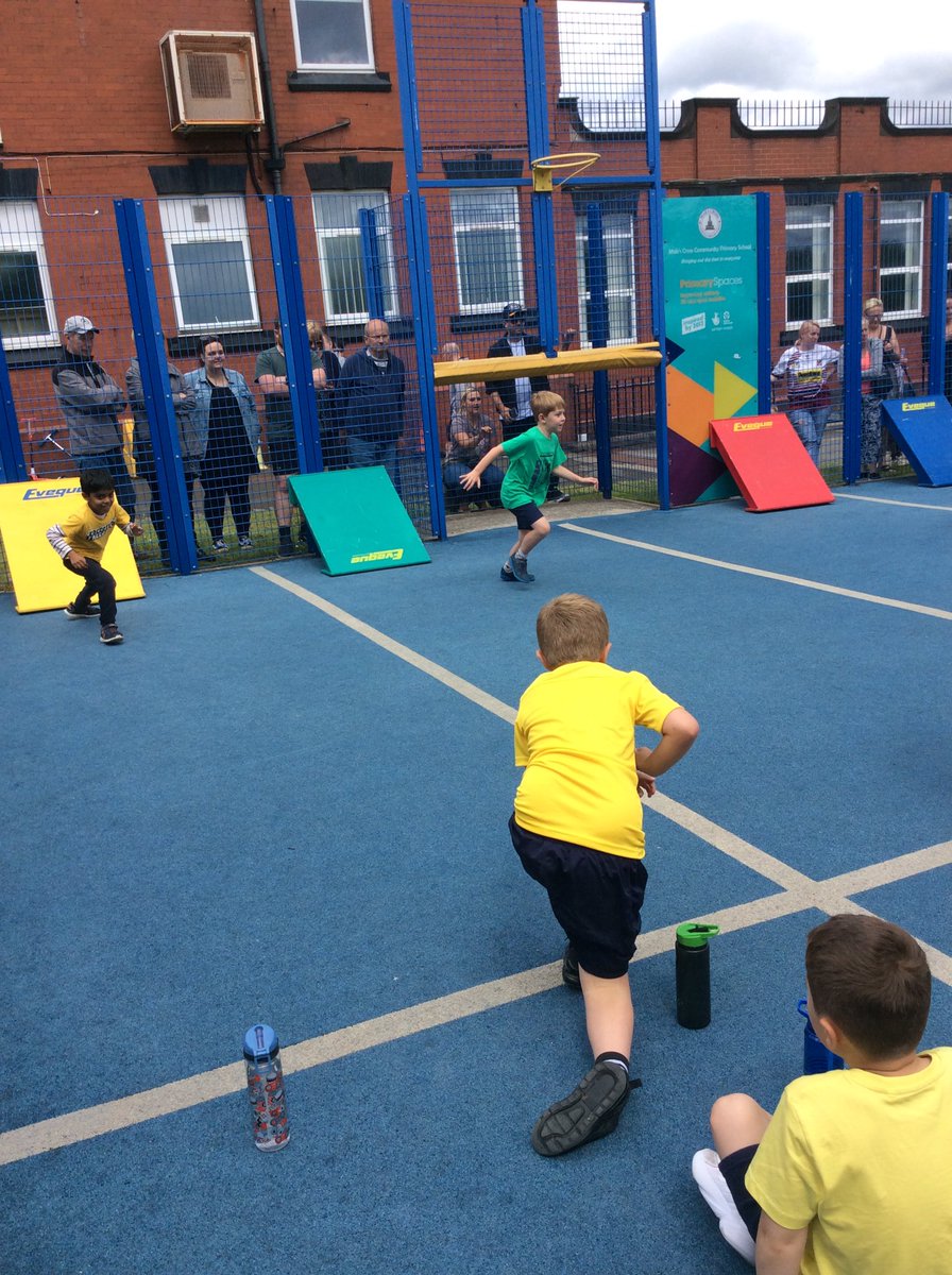 MabsCrossYear3H's tweet photo. Fun at sports day. https://t.co/wf9thNtxKG