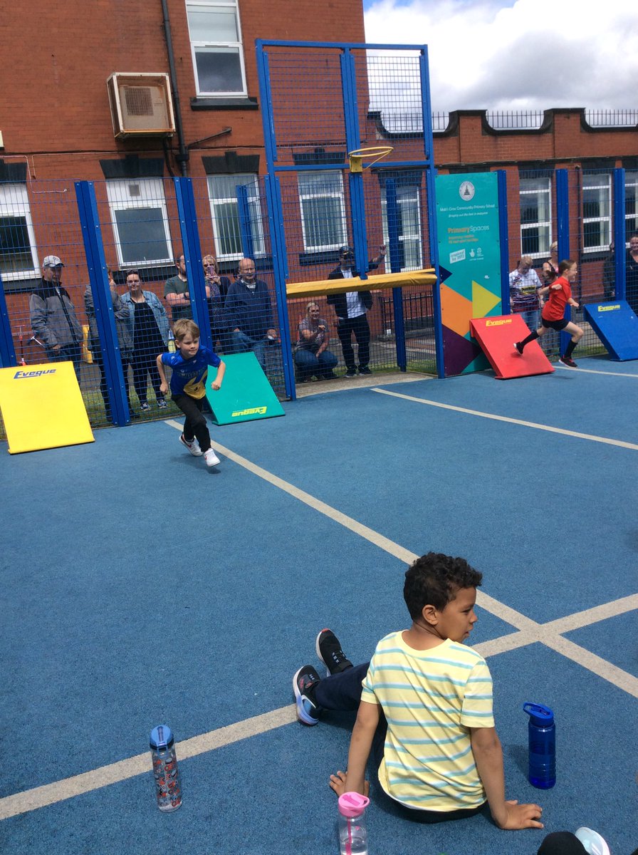 MabsCrossYear3H's tweet photo. Fun at sports day. https://t.co/wf9thNtxKG