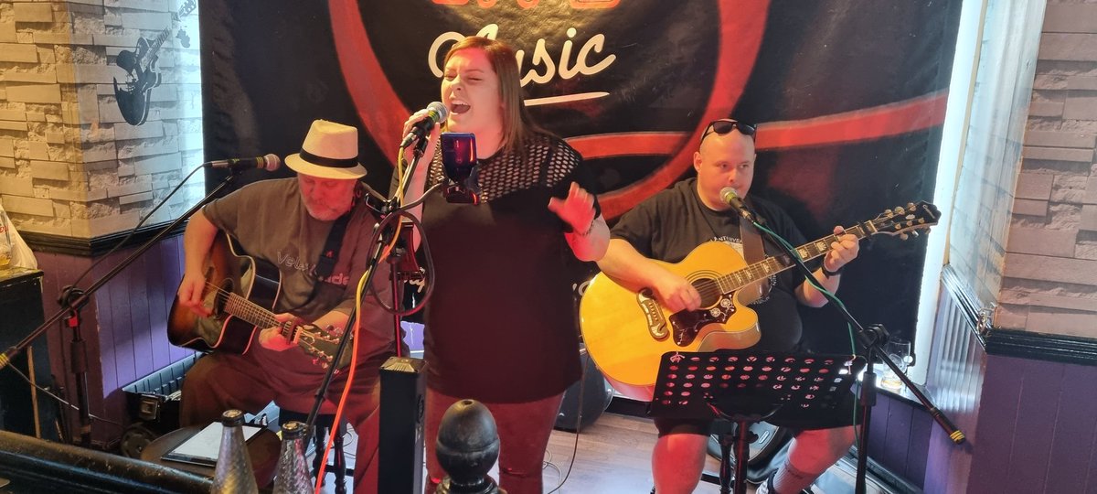QuidsInn's tweet photo. A Third Above live now at the #LIVEMUSICLOCAL
Fantastic Harmonies and Vocals, come on down.
#SupportLocalMusicians #liveformusic https://t.co/zcftTvAvrO