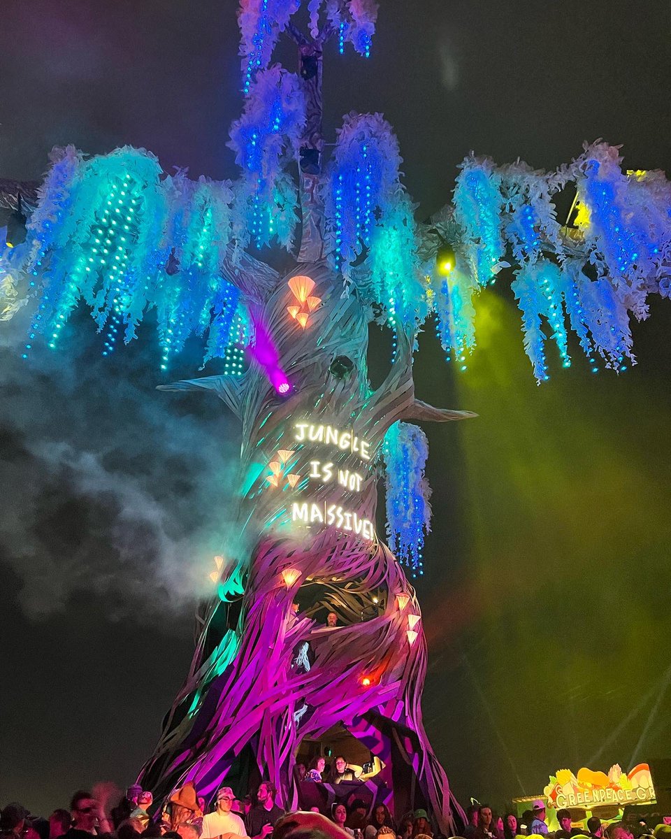 The gorgeous @GreenpeaceUK tree at #Glastonbury2022