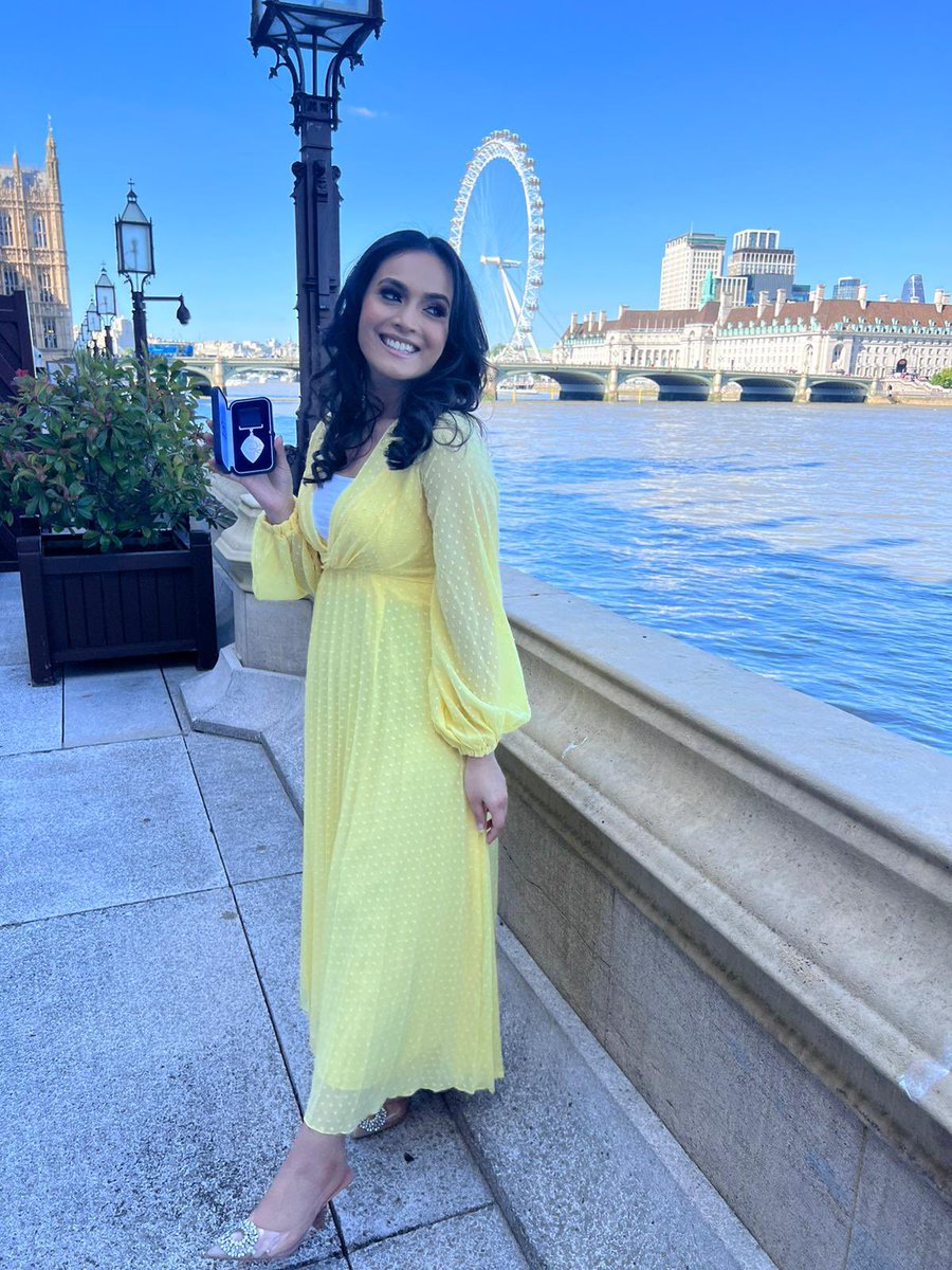 AzeemRafiq30's tweet photo. Proud of my sister @amnarafiq25 who has been awarded with a British Citizen award @UKHouseofLords in recognition for her services to womens cricket and for creating exceptional positive impact
on society and as an inspiration to others @TVNaga01 @CitizenAwards https://t.co/kk4jHcjgYm