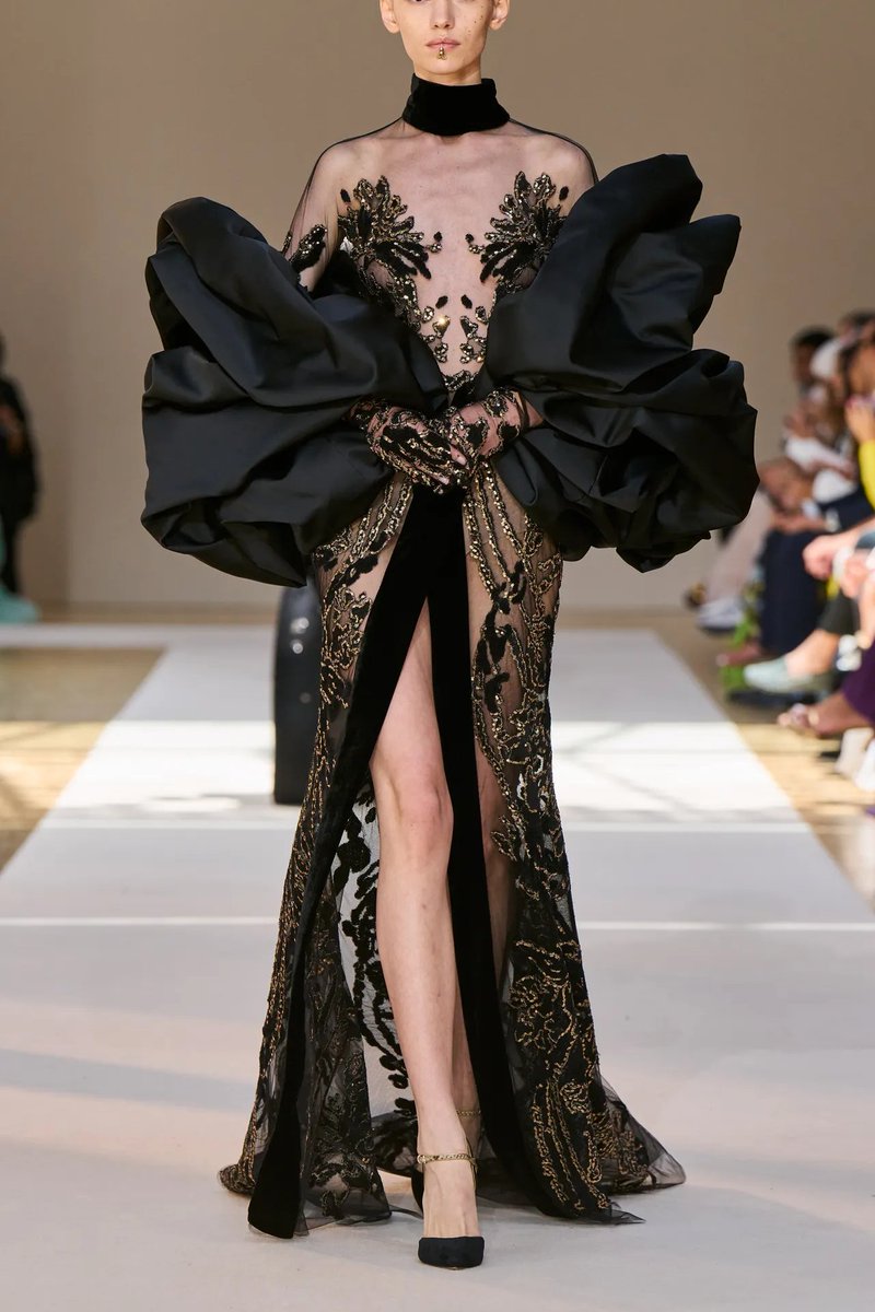 DvilCouture tweet media