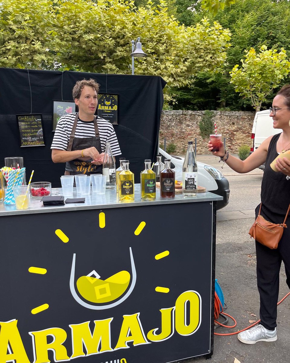 ArmagnacNews's tweet photo. #eauze lance ses marchés gourmands ! #armagnacbypaulo y a fait déguster ses #cocktails à base d’#armagnac 

#eaudevie #spirit #bartender #mixology #bars #cavistes #gers 

#landes #lotetgaronne #gascogne #fete #ete #epicurien #occitanie https://t.co/wrNQD7YmOr
