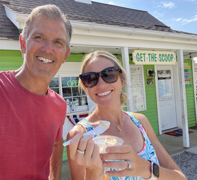 MarkWJZ's tweet photo. When 2 reporters see an ice cream shop called “Get The Scoop”, they are obligated to stop. It’s a natural instinct (&amp; an excuse). 😎🍦📒🎤
#RockHallMD 🦀@megganphone @wjz https://t.co/RLZGLZQxJP