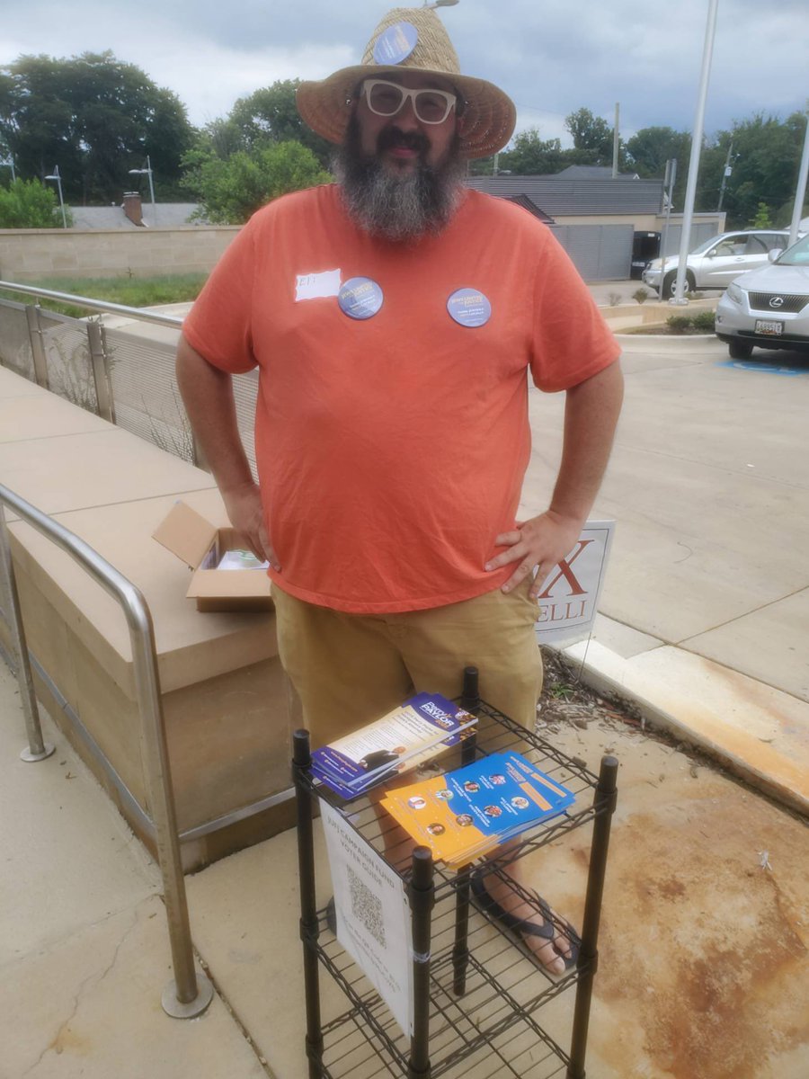 PerryPaylor's tweet photo. Meet our #TeamPaylor volunteers at Early Voting Centers today! Avoid the lines by voting early. The polls are open until 8 p.m! https://t.co/Rpoct4Mja5