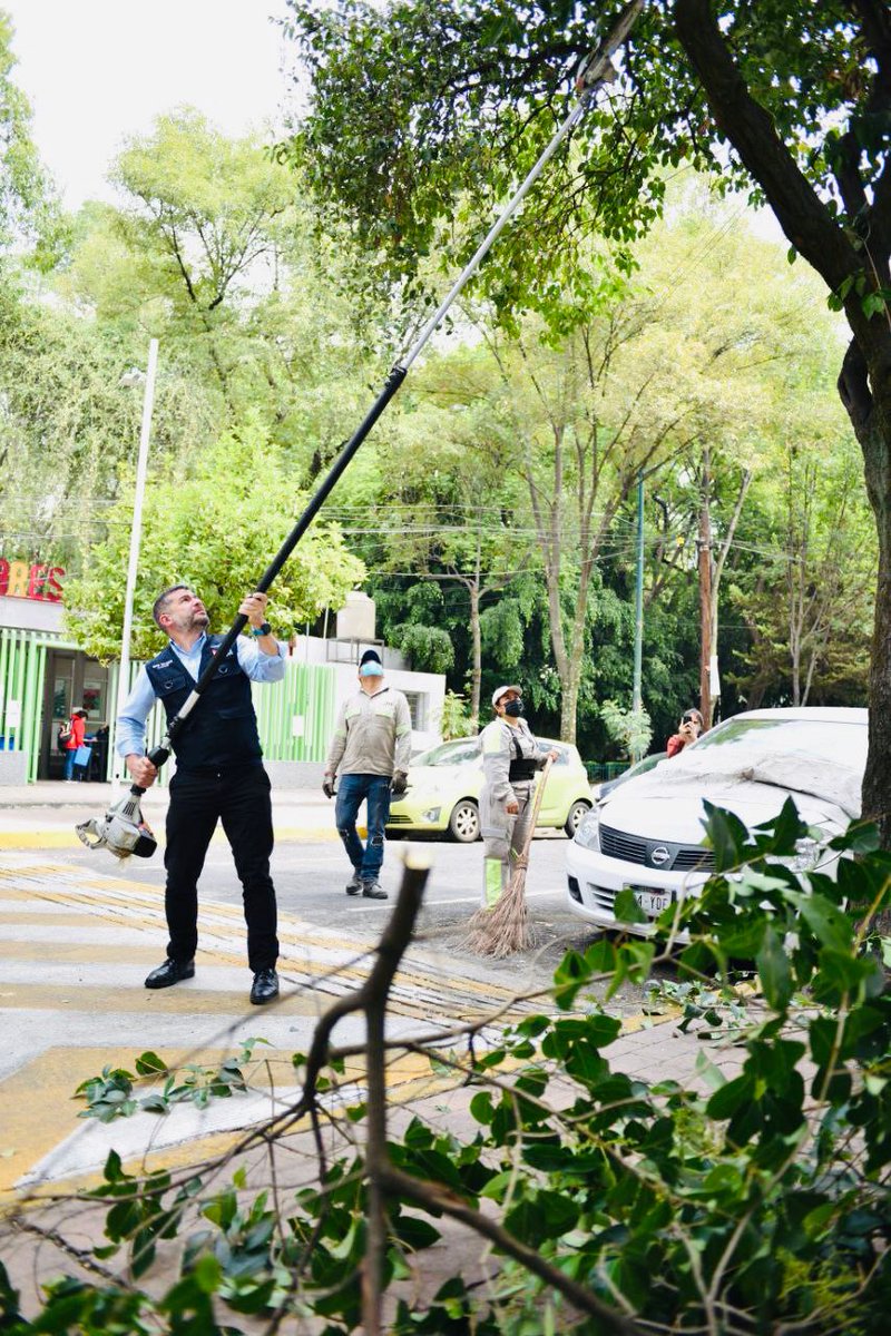 mauriciotabe's tweet photo. La @OlaMHmx está arrasando con las solicitudes de las y los vecinos en la colonia Anáhuac y hoy fui a comprobarlo. 

Estaremos atentos a sus reportes, aprovechen que mañana todavía andarán por aquí. https://t.co/hhF9wxhhvh