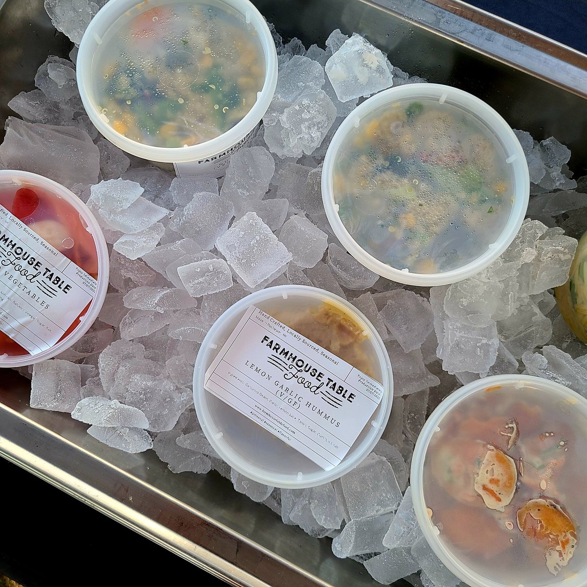 Farmhouse_Table's tweet photo. Sweet and sour cherry cobbler bars are 🆕️ this week at the market here at town hall 🏤 We also have quinoa, spring orzo, fingerling sweet potato salads, plus pickled vegetables and lemon garlic hummus. It's a chill week 😎 https://t.co/ylli4okSFi