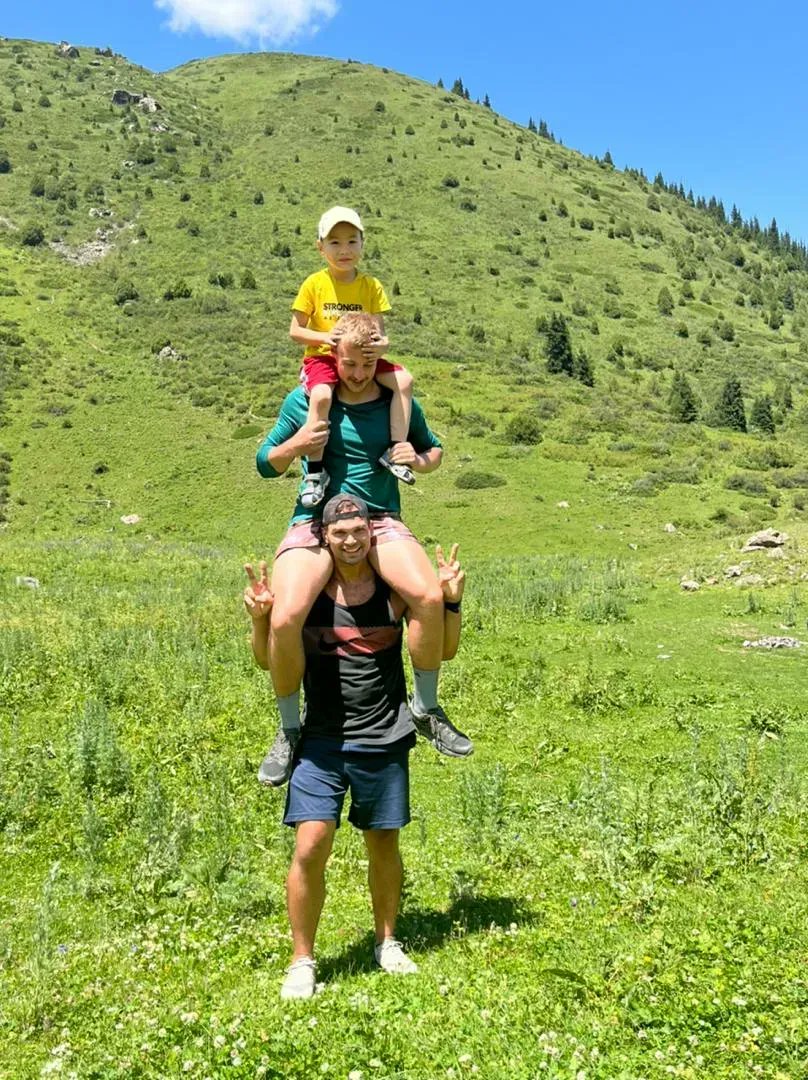 CLSscholarship's tweet photo. #CLSRussian scholars in Bishek, Kyrgyzstan participated in Host Family Day! Students visited a national park, dress shopped, saw a historic monument, and prepared regional specialities with their host families. What a blast! #LanguageLearning #CLS22 @ECAatState https://t.co/yJ2Y7ThUOh