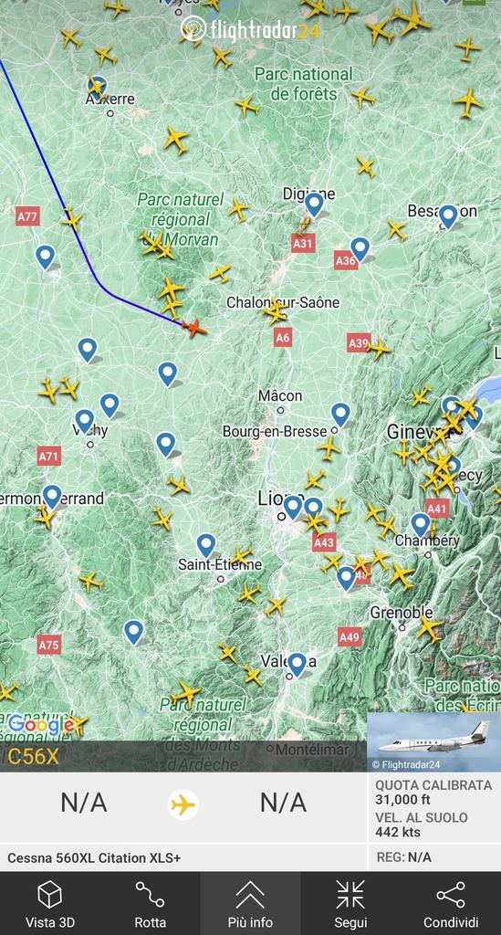 ThehumbleC's tweet photo. Signori, l'aereo ha virato. Forse ci siamo #DiMaria https://t.co/mTAsxhk4Vg