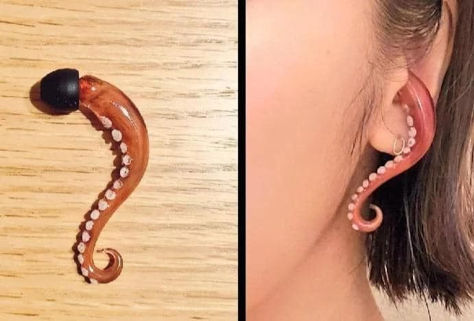 AdamStiebing's tweet photo. Eldritch Bluetooth earbuds https://t.co/0tnTRxA1tA
