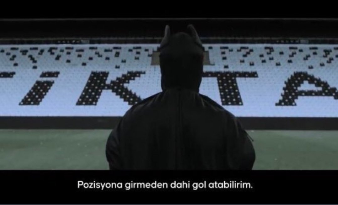 Conqueror082's tweet photo. Güzel olmuş, bu yıl saçma sapan lakaplar takıp, saçma sapan kıyafetler içinde "pozisyona girmeden gol atabilirim" gibi saçma sözler sarfettirmemişler.
#Welcomejackson muleka. https://t.co/mX9rswGAiK