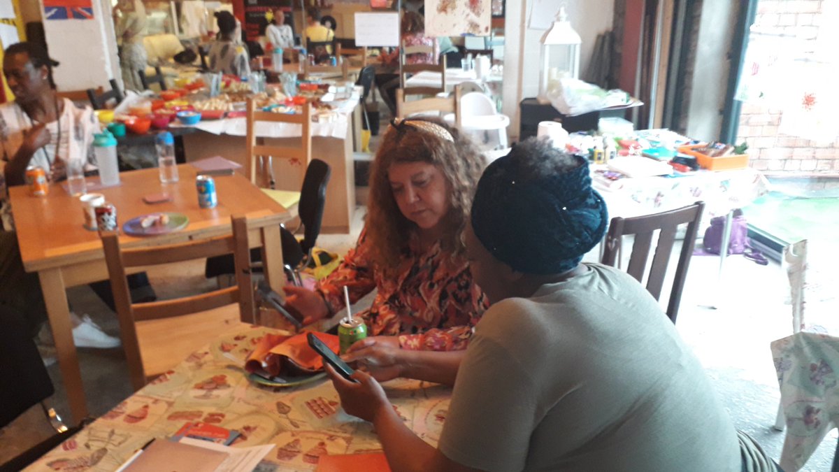 Nickala5's tweet photo. Great range of women led social ventures showcased at tonight's @FlourishCiC Women Changemakers meet up backed by @TraffordCouncil
helping highlight #CommunitiesinControl @A4ArtistStudios with
@Making_Futures
@seriouslaughuk
@SamStanding1
@StringofHearts_
@CommunityPopUps & more https://t.co/YXvtrlfNRh