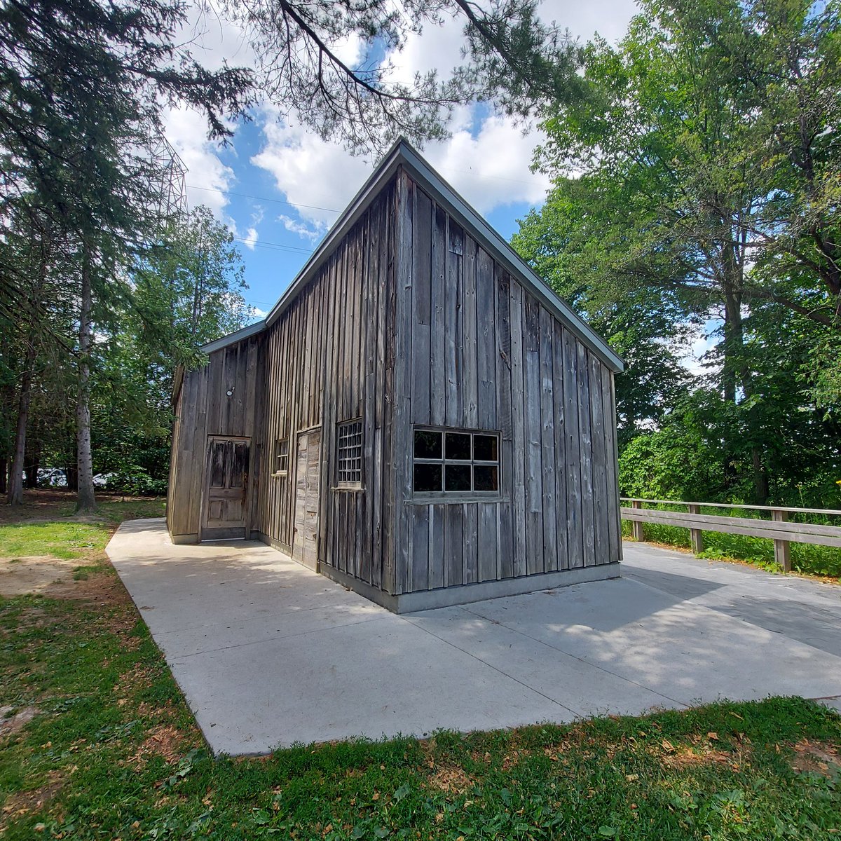 DrKhan_do's tweet photo. Was at @mcacgallery again, #McMichaelGallery #groupofseven @groupofseven Sharing some pics from today, the grounds are breath takingly gorgeous. https://t.co/7Ro3Vwy2qE