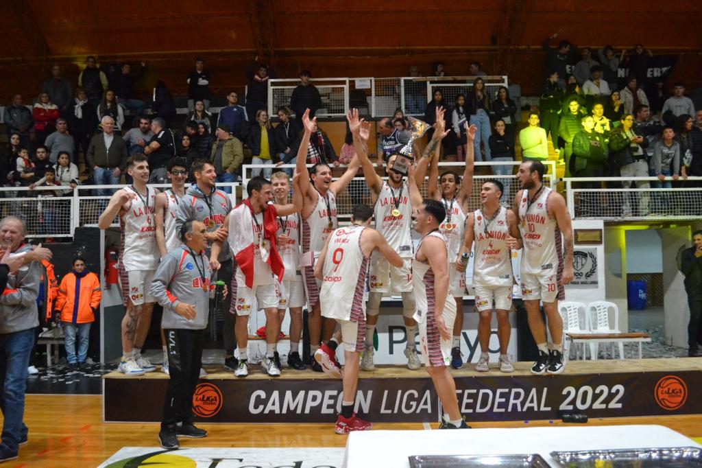 cabboficial's tweet photo. 🏆 ¡La Unión de Colón es el campeón de @laligafederalok 2022!

📝 Venció como visitante a Pico Foot-Ball Club por 91-83 en el segundo punto de la Final Nacional y ganó la serie. Pablo Bilat fue el goleador y Germán Frencia fue elegido MVP.

🔗 https://t.co/xQxOeqHWxU https://t.co/Yjqeauc18M