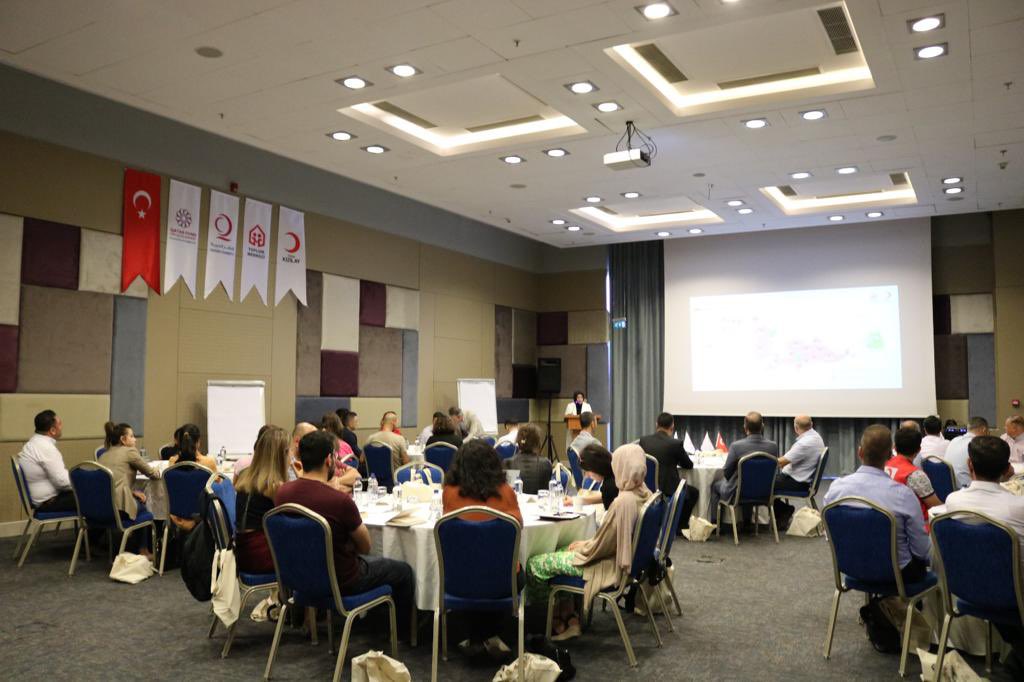 KizilayTM's tweet photo. Gaziantep Toplum Merkezimiz, sosyoekonomik güçlendirme çalışmalarımız kapsamında, @qatar_fund ve @qcharity destekleriyle, “Dezavantajlı Bireylerin Kayıtlı İstihdama Yönlendirilmesinde Yaşanan Sorunlar ve Çözümler Çalıştayı” gerçekleştirdi. https://t.co/5btfFuxoiG