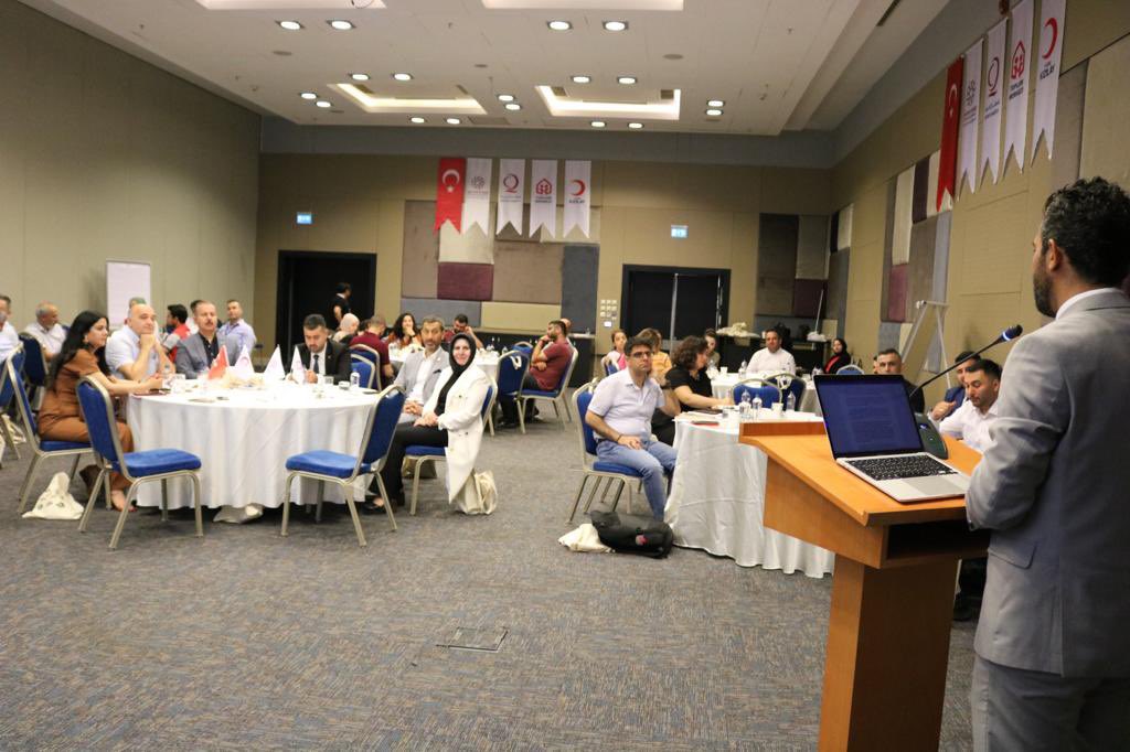 KizilayTM's tweet photo. Gaziantep Toplum Merkezimiz, sosyoekonomik güçlendirme çalışmalarımız kapsamında, @qatar_fund ve @qcharity destekleriyle, “Dezavantajlı Bireylerin Kayıtlı İstihdama Yönlendirilmesinde Yaşanan Sorunlar ve Çözümler Çalıştayı” gerçekleştirdi. https://t.co/5btfFuxoiG