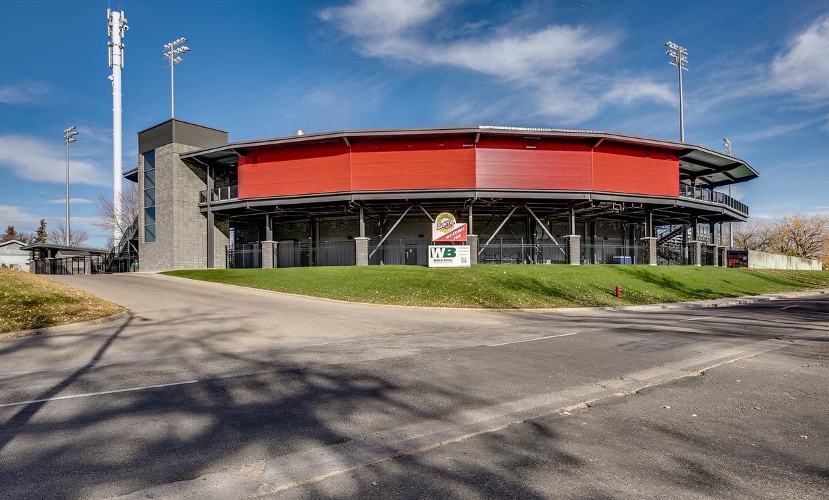 WardBros1976's tweet photo. TBT #SpitzStadium renovation! Lots of games left to play for @lethbridgebulls make sure to go check one out! Games tonight, Fri & Sat https://t.co/JuVtHYTc0b @LethbridgeCity πΈ #jeffhinman #bullsbaseball #yql #renovation #gobullsgo #popcorn #peanuts https://t.co/3t0L4n9VN4
