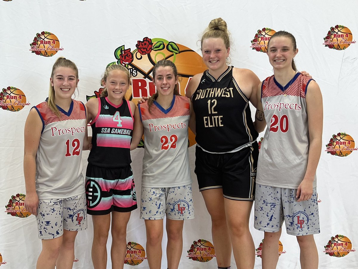 Lady Eagles representing down here at the Louisville Kentucky tournament🏀 #run4roses