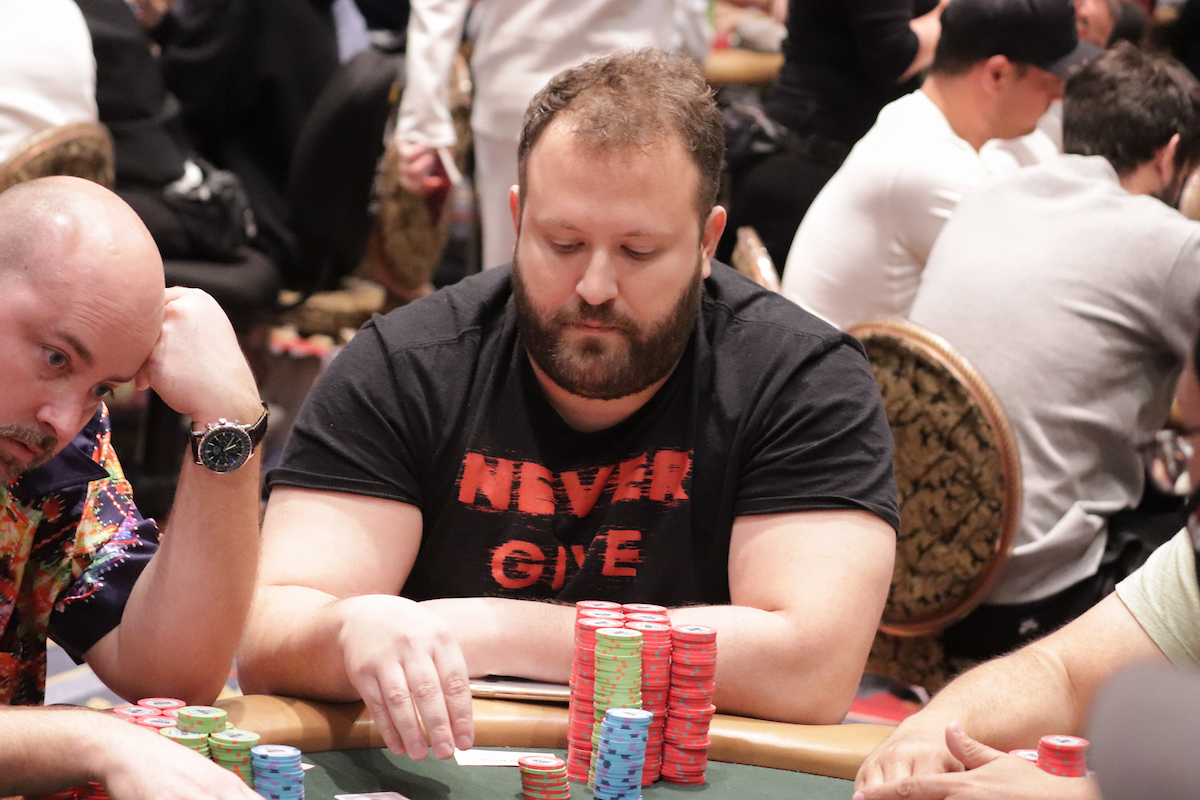 SuperPoker's tweet photo. BEM JOGADA? @RSemeghini presencia showdown bizarro em pote gigante no Main Event da #WSOP https://t.co/dldV89IKxI #Poker #PokerLive https://t.co/HoYKEfHUzo
