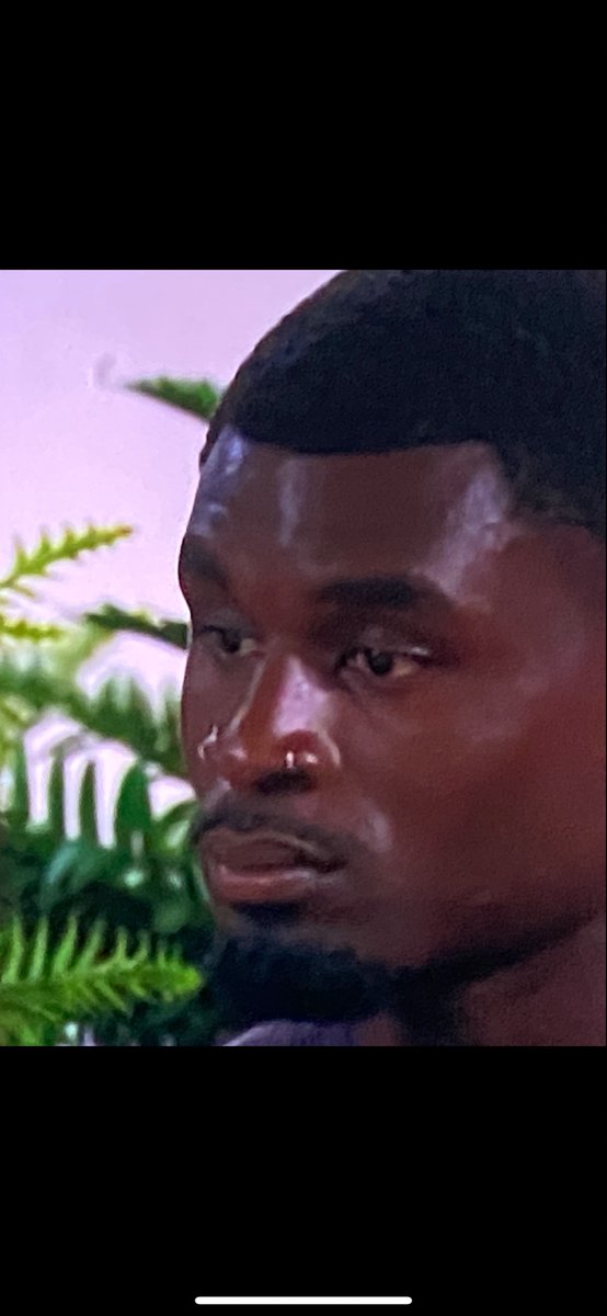 ManSam977's tweet photo. That moment when you realise you didn’t upgrade 🥴  #loveisland #loveislanduk #dami https://t.co/Bij9sHyV49
