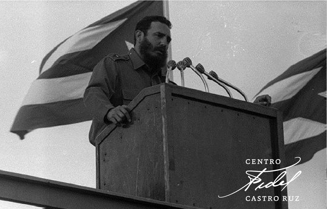 #Fidel:"Ser revolucionario es tener una postura revolucionaria en todos los órdenes, dedicar su vida a la causa de los pueblos, dedicar su vida a la causa de la revolución de los pueblos, a la plena redención de los pueblos oprimidos y explotados". #FidelVive #CubaVive