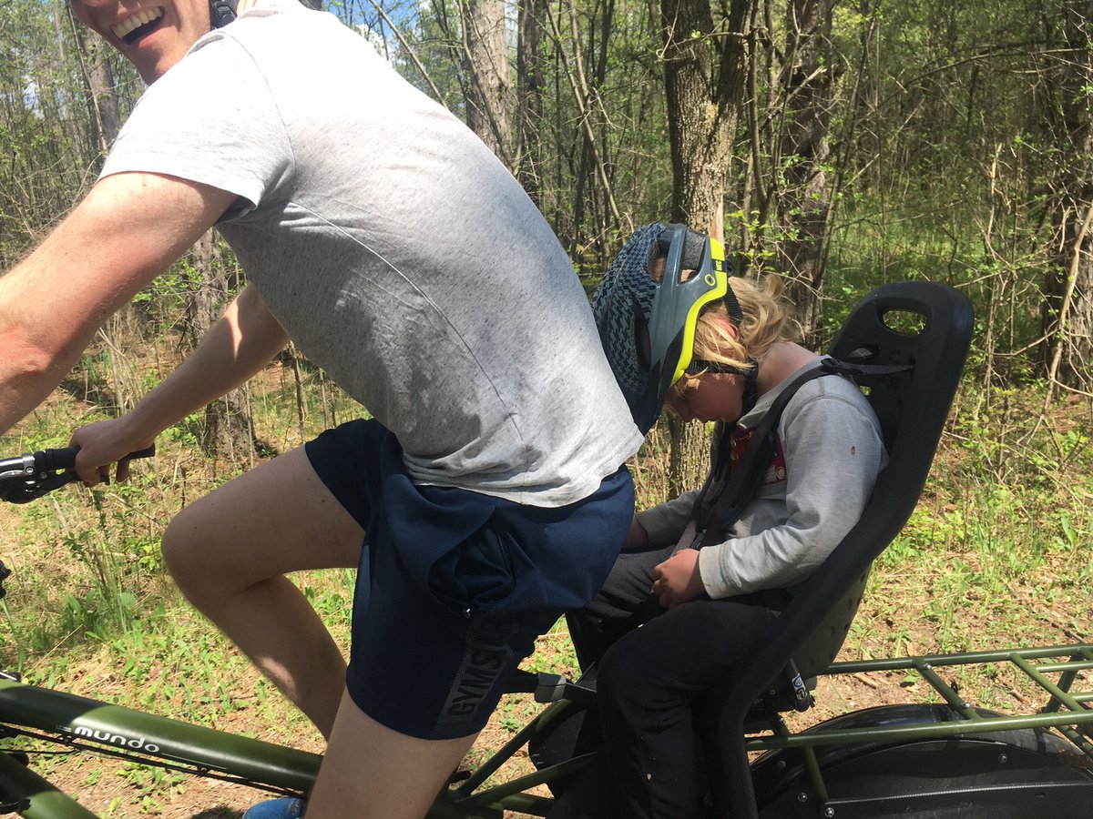 byrnep's tweet photo. @bromptonymous @ternbicycles Love this. Nothing like a good bike seat nap https://t.co/QFcLrIeerV