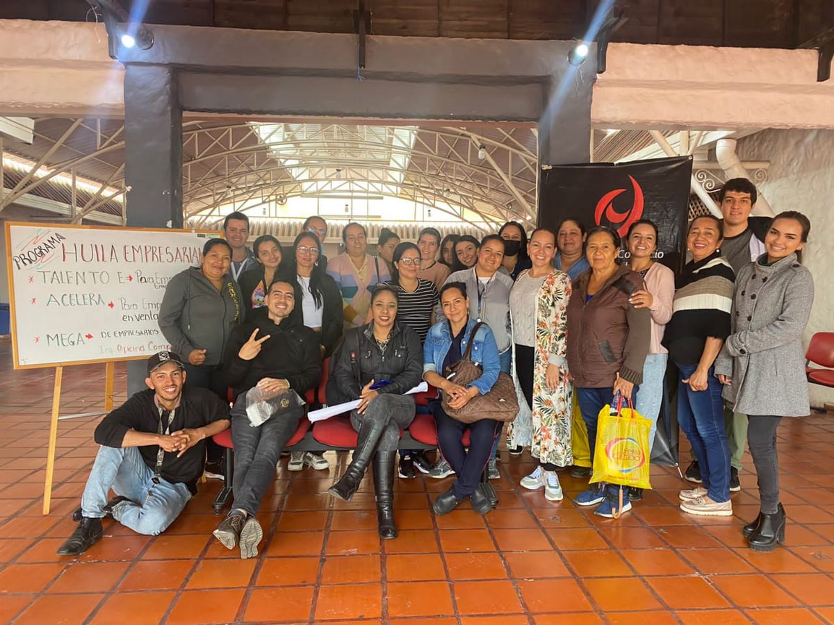 CCHuila's tweet photo. 📣 #HuilaEmpresarial | En Pitalito, en el proyecto Huila Empresarial, una iniciativa de la @HuilaGob y la @CCHuila, los emprendedores del programa #TalentoE, recibieron el primer Taller de Direccionamiento Estratégico. https://t.co/w4Jg8SwxLa
