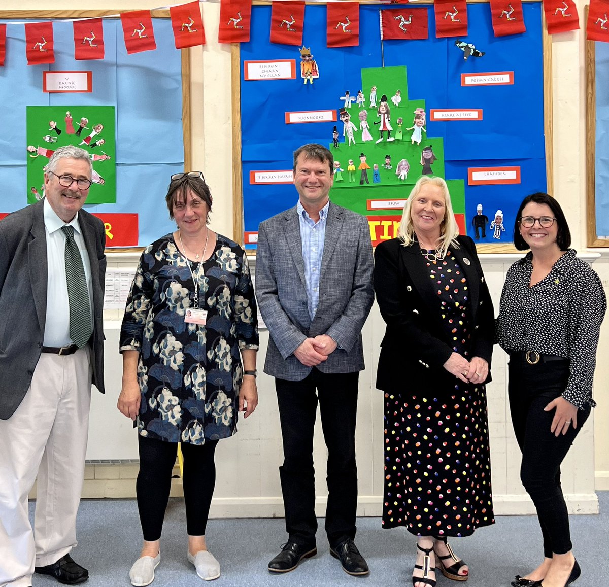 SarahMaltbyIOM's tweet photo. 🇮🇲 Gura mie ayd Bunscoill Ghaelgagh for the invitation to the 20 year anniversary celebration of your wonderful fully immersive Manx language school opening! The dancing, singing and overall pride in all things Manx was inspiring to see and be a part of! Hee’m oo! 🇮🇲 https://t.co/rn9rn5xHEq