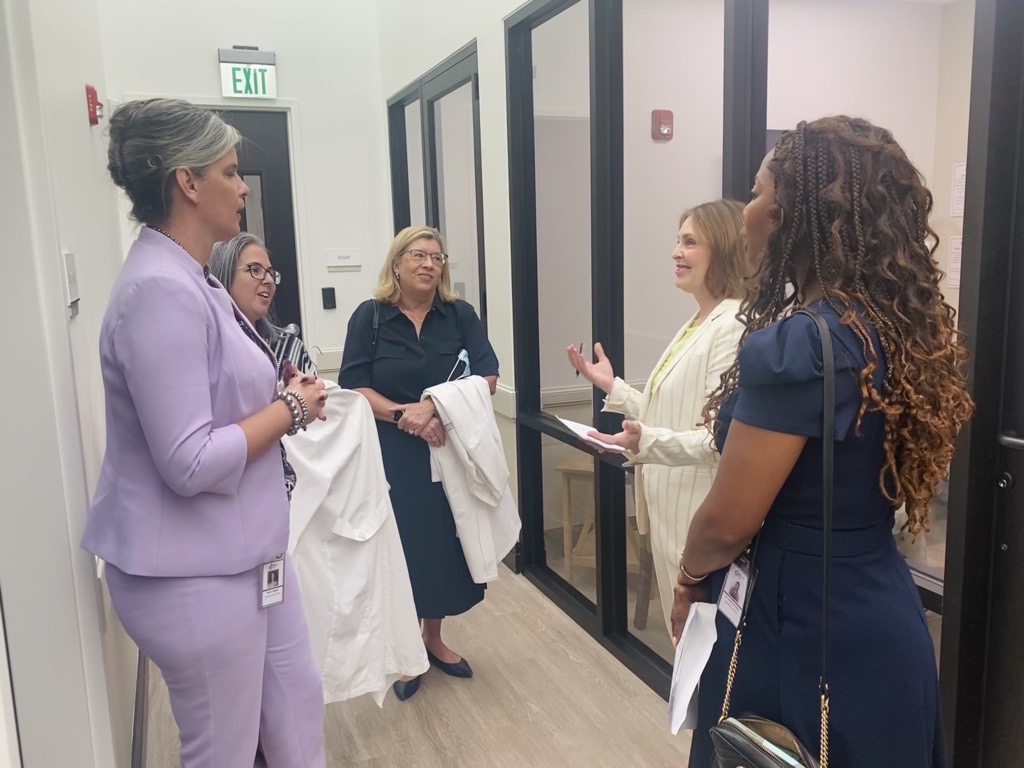 USRepKCastor's tweet photo. Have you heard? The lifesaving #Covid19 vaccine is now available for children under age 5.
 
Check in w your pediatrician, @tampafamhealth local pharmacies or at https://t.co/sZcC31Zzwo, Make a plan before the school year starts on August 10!

https://t.co/V3rutWA0N8 https://t.co/t5hfwXRJsr