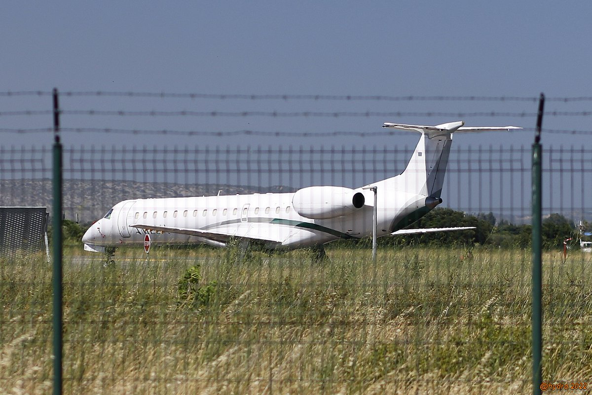 hydra_66's tweet photo. petit séjour à #PerpignanPGF pour F-HOXY 
#FlyAmelia @FlyAmelia_com #Aero4M #Embraer145 https://t.co/w0psYjJaBT