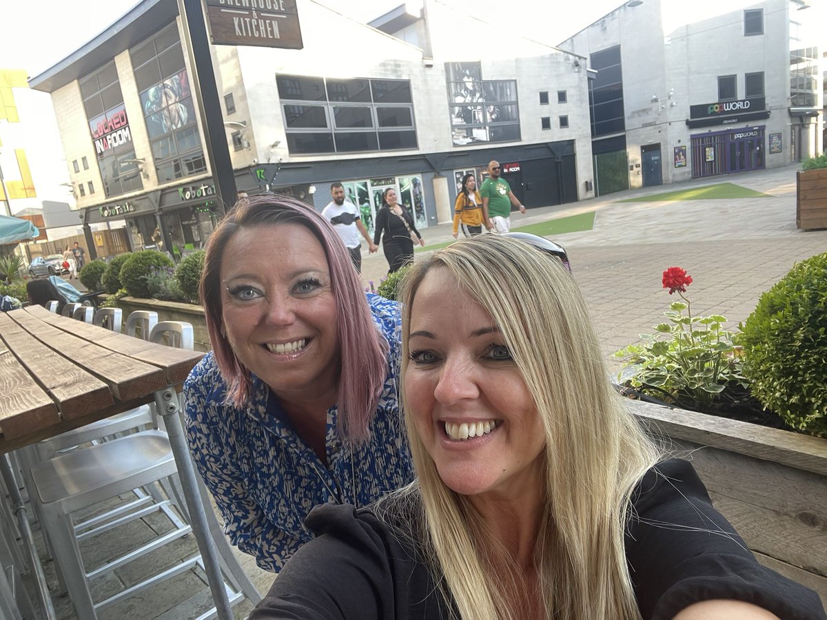 alspalsmk's tweet photo. @TheHenryAllenTrust - Henry's Happiness Dawn you rock ♥️ what an amazing evening celebrating Bollywood in revolution Milton Keynes
Absolutely loved the unison between our 2 charities paediatric and adult cancer and loving the unison between different cultures
#charity #unote https://t.co/fg0rIapvuo