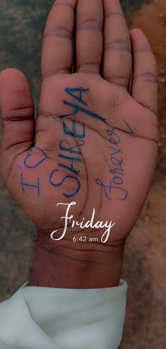 dhanaghoshal's tweet image. Hey @shreyaghoshal !! 
Just I finished my night shift work 
Sitting simply 😜 suddenly I thought 
Should write ur name on my hand 🙈💛 how is it my queen !! 

I 💗 SHREYA forever ........ 

Love you endless my mentor 💗

Good morning #ShreyaGhoshal