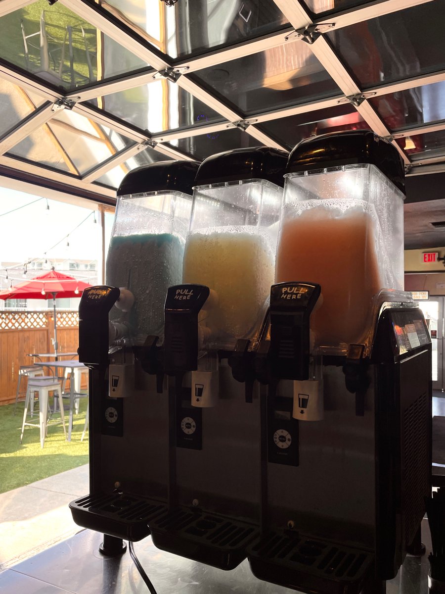 Frozé every day this weekend 🥂🤩 Check out our latest limited boozy slushy flavor! 

Loaded with rosé &amp; garnished with fresh strawberries 😋